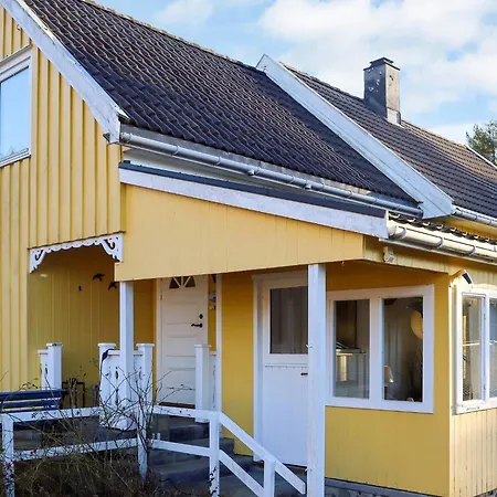 6 Person In Semesterbostad Sondeled